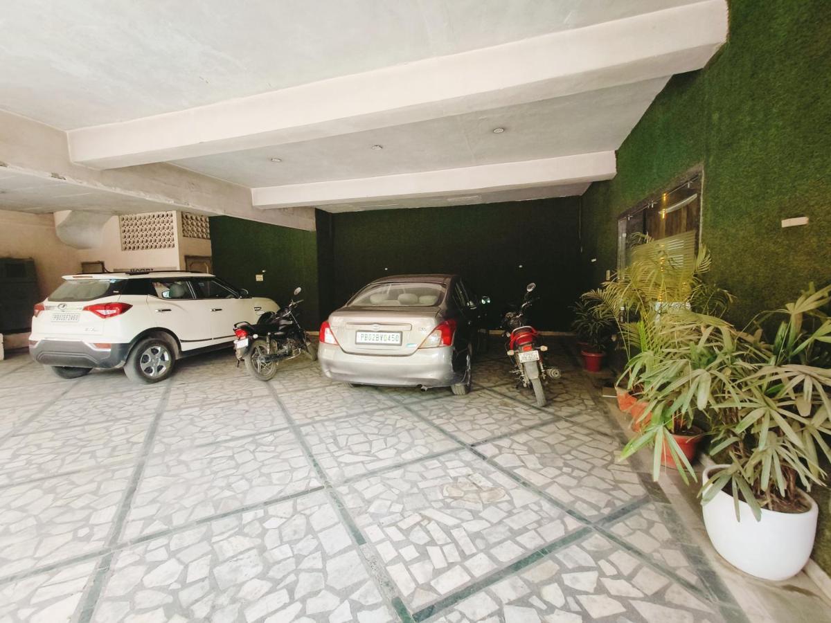 Hotel Ricky International Amritsar Zewnętrze zdjęcie