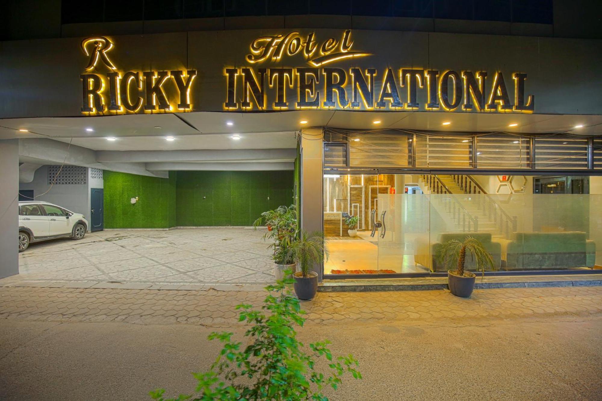 Hotel Ricky International Amritsar Zewnętrze zdjęcie